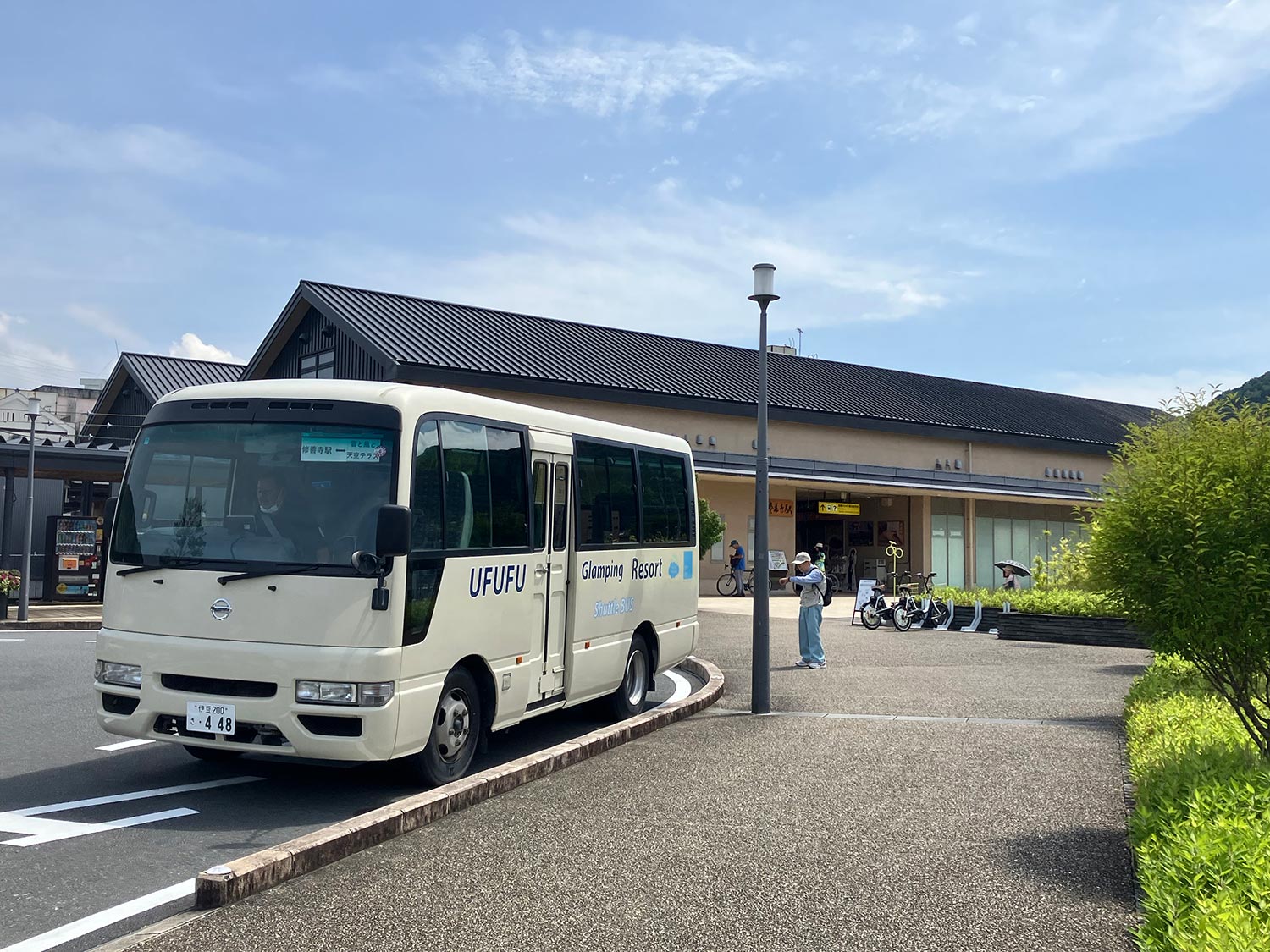 無料送迎バスは修善寺駅北口ロータリーに停車しています