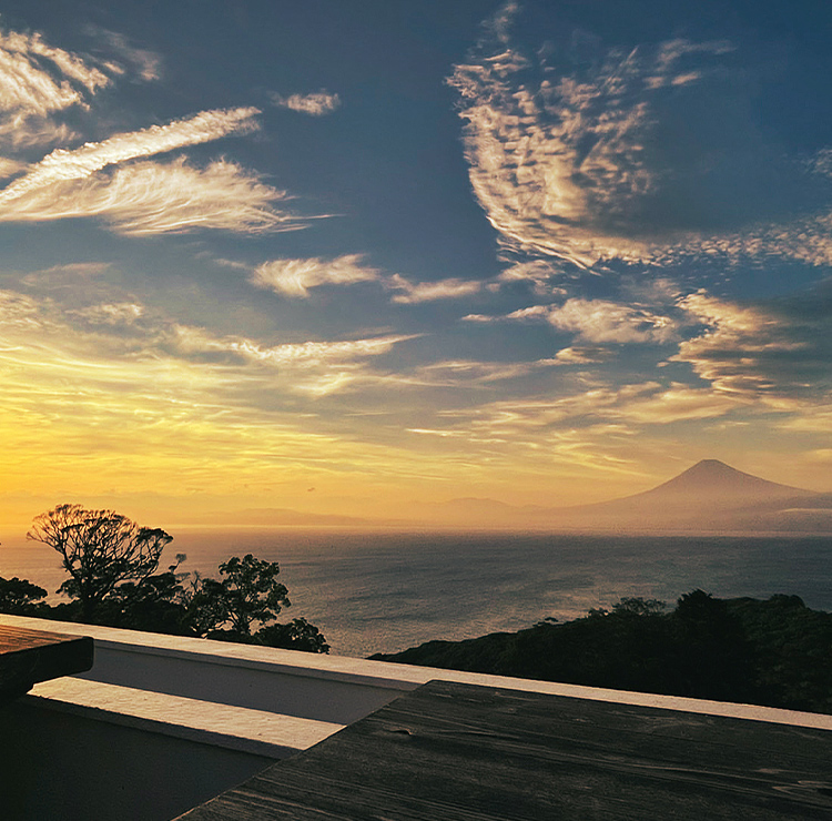 雲と風と【公式】｜富士山と駿河湾の絶景を眺める 西伊豆リゾート